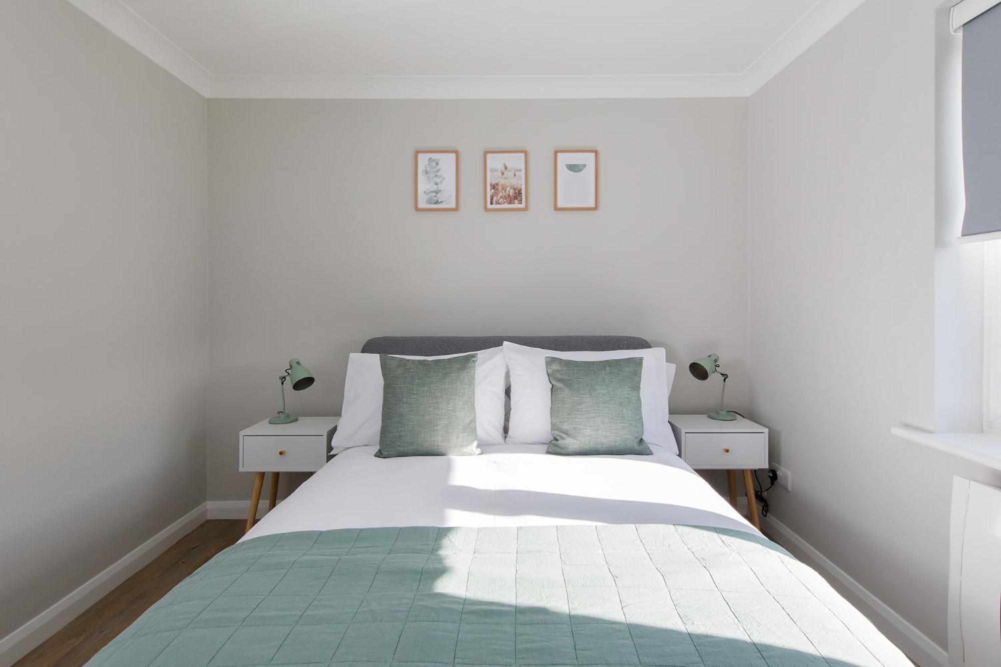 Little Blue By The Butler Collection Apartment Чичестър Екстериор снимка