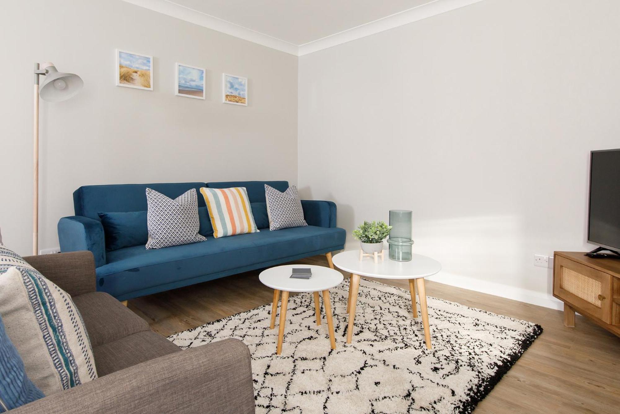 Little Blue By The Butler Collection Apartment Чичестър Екстериор снимка